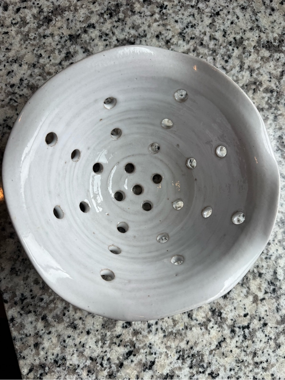 Farmhouse Pottery Windrow Berry Bowl - Picture 2 of 3